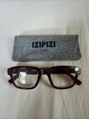 IZIPIZI Burgundy 1.0 Square Readers Glasses with Felt Case